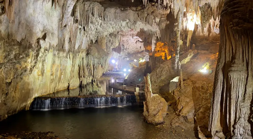 interior da caverna do diabo